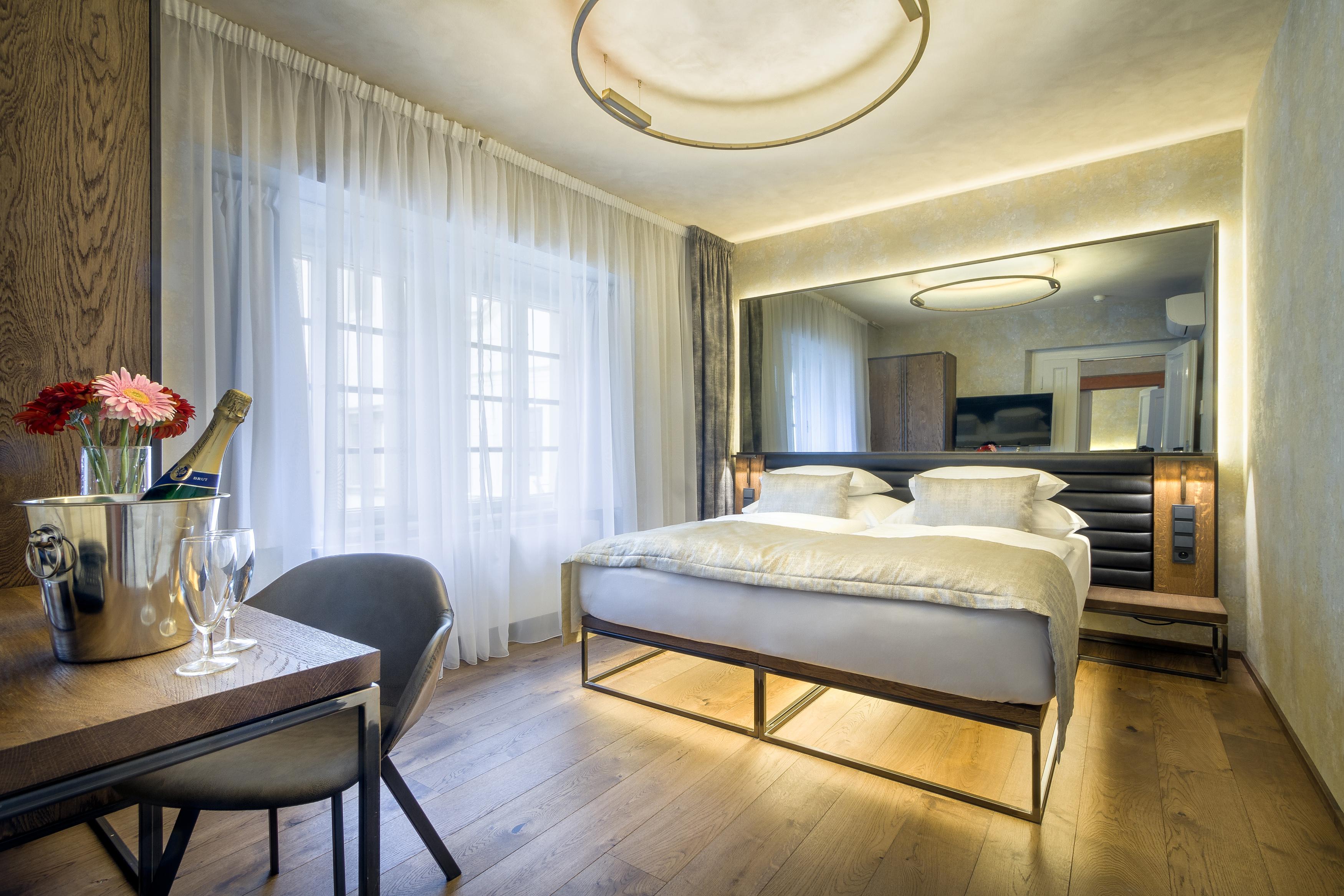 Hotel Waldstein Praha Bagian luar foto