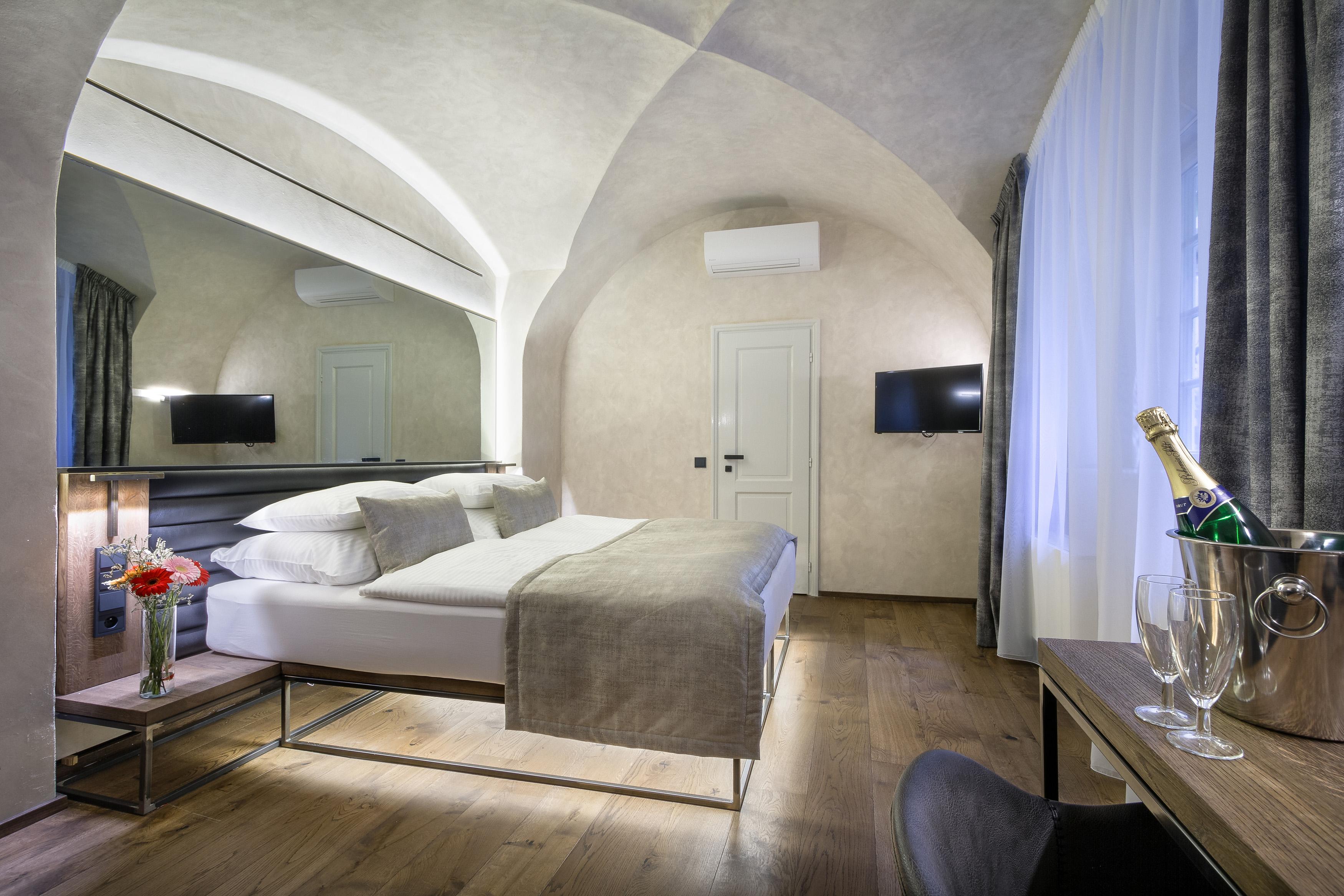 Hotel Waldstein Praha Bagian luar foto