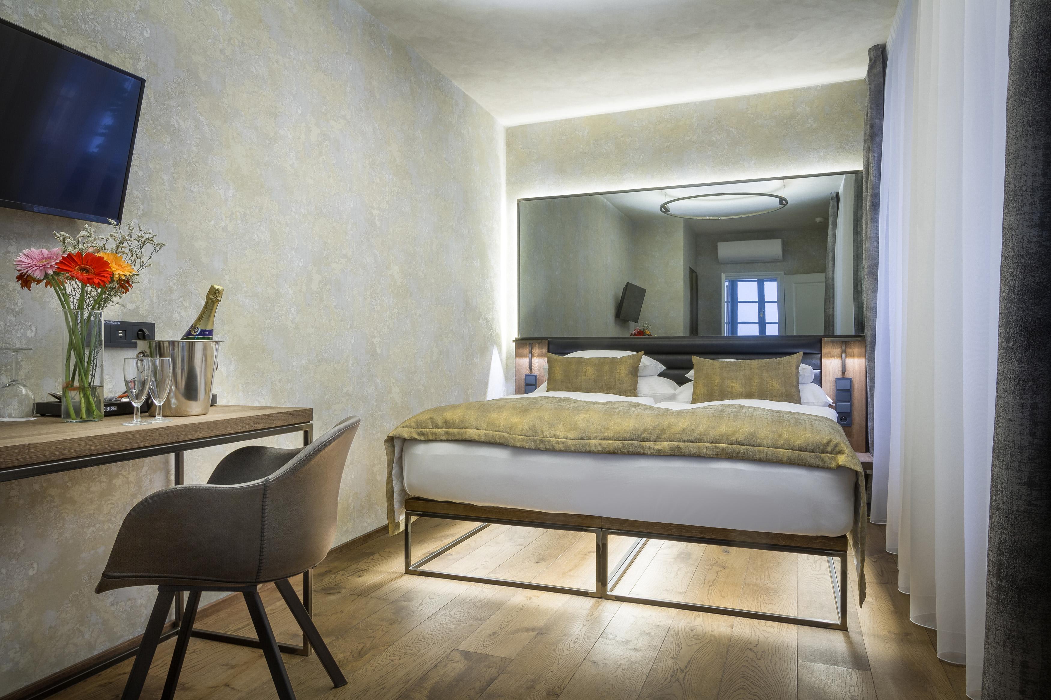 Hotel Waldstein Praha Bagian luar foto