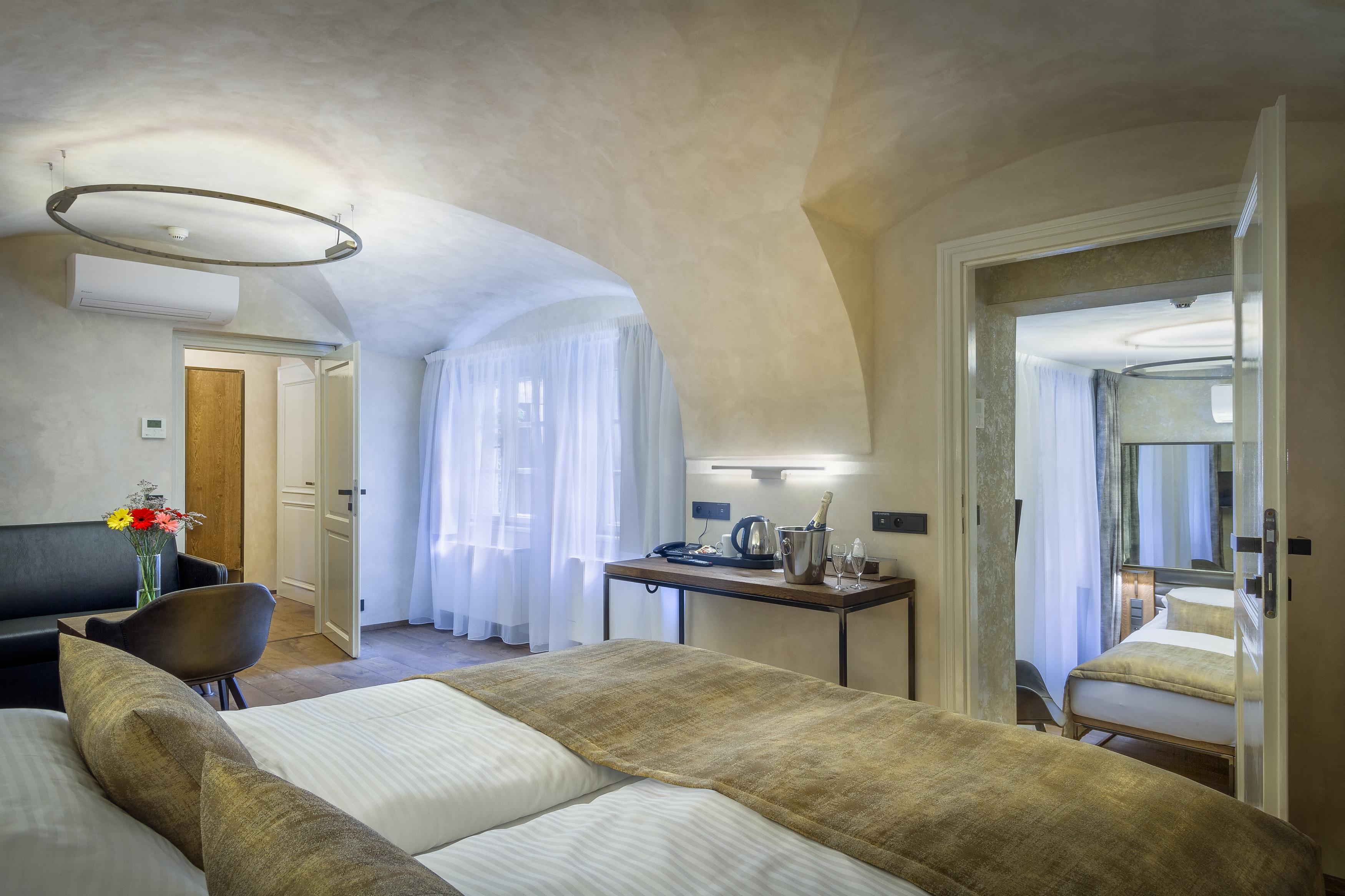 Hotel Waldstein Praha Bagian luar foto