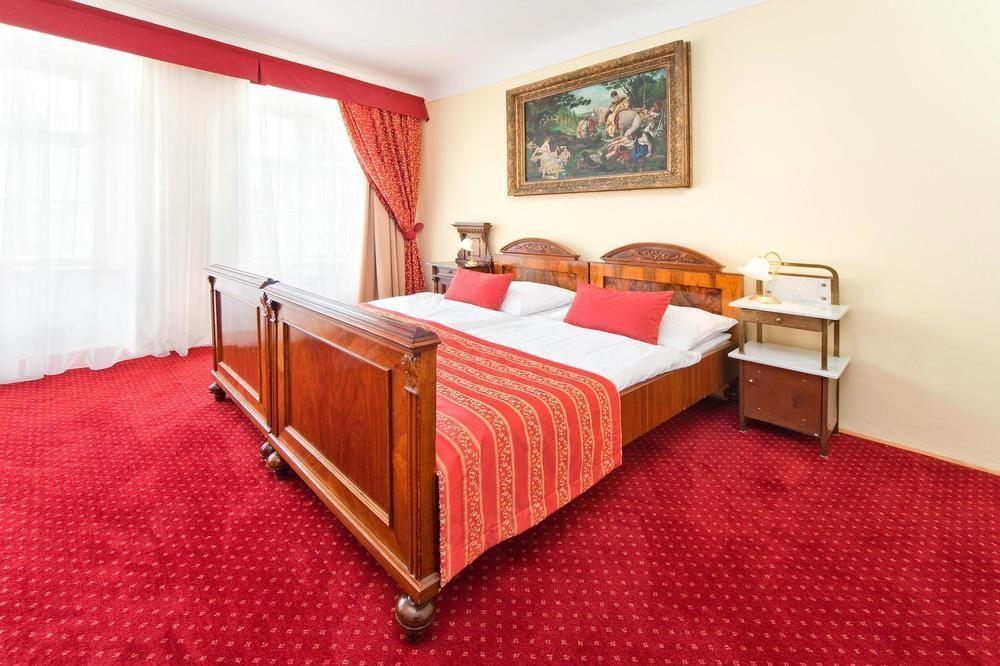 Hotel Waldstein Praha Bagian luar foto