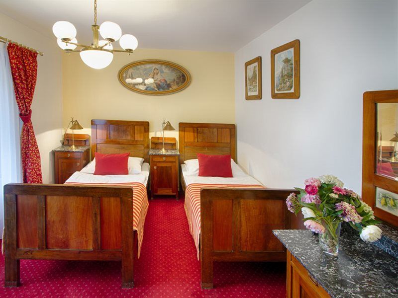 Hotel Waldstein Praha Bagian luar foto