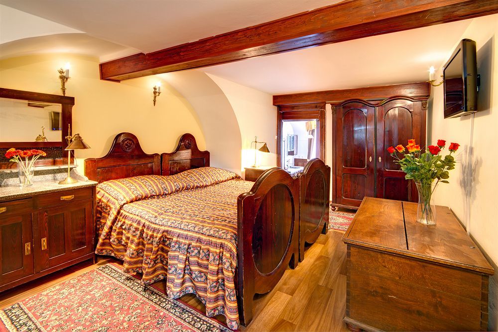 Hotel Waldstein Praha Bagian luar foto