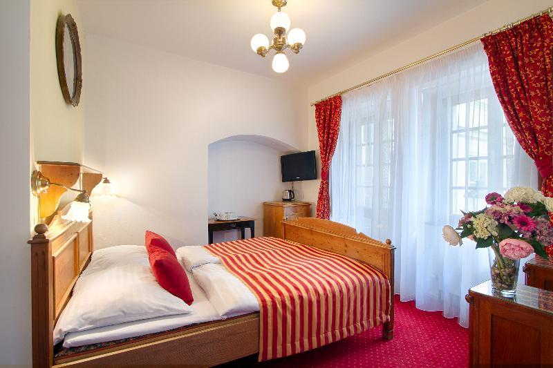 Hotel Waldstein Praha Bagian luar foto
